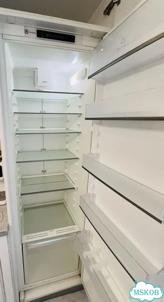 Встраиваемый холодильник electrolux фото 3
