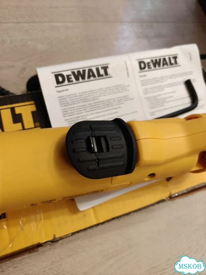 Сетевая ушм Dewalt DWE4233 1400Вт фото 3
