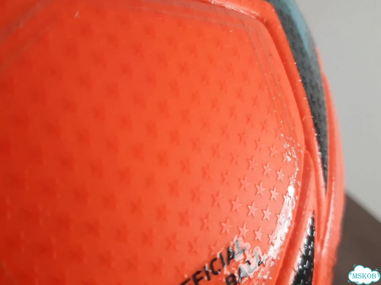 Футбольный мяч Adidas UCL Pro Void Winter Ball фото 10