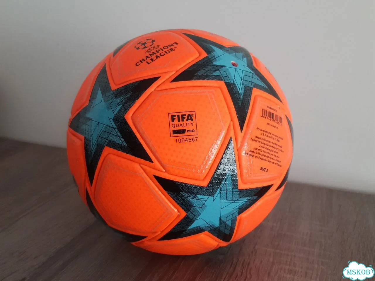 Футбольный мяч Adidas UCL Pro Void Winter Ball фото 6
