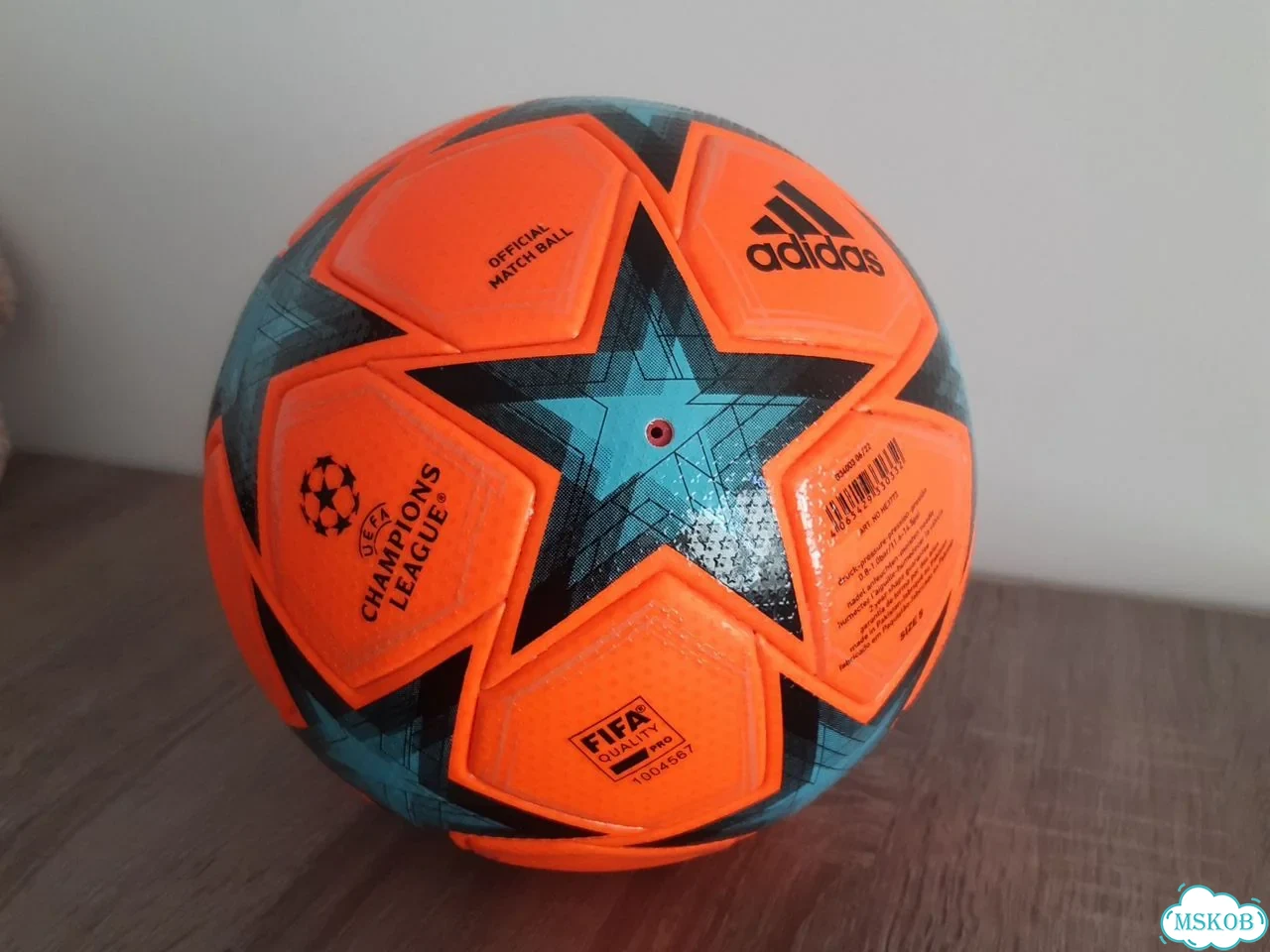 Футбольный мяч Adidas UCL Pro Void Winter Ball фото 9