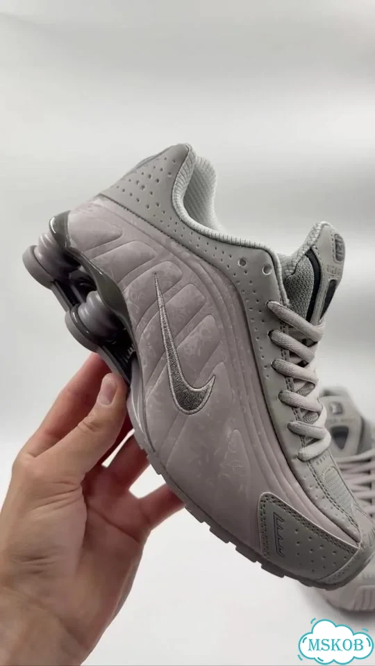 Кроссовки Nike Shox R4 фото 1