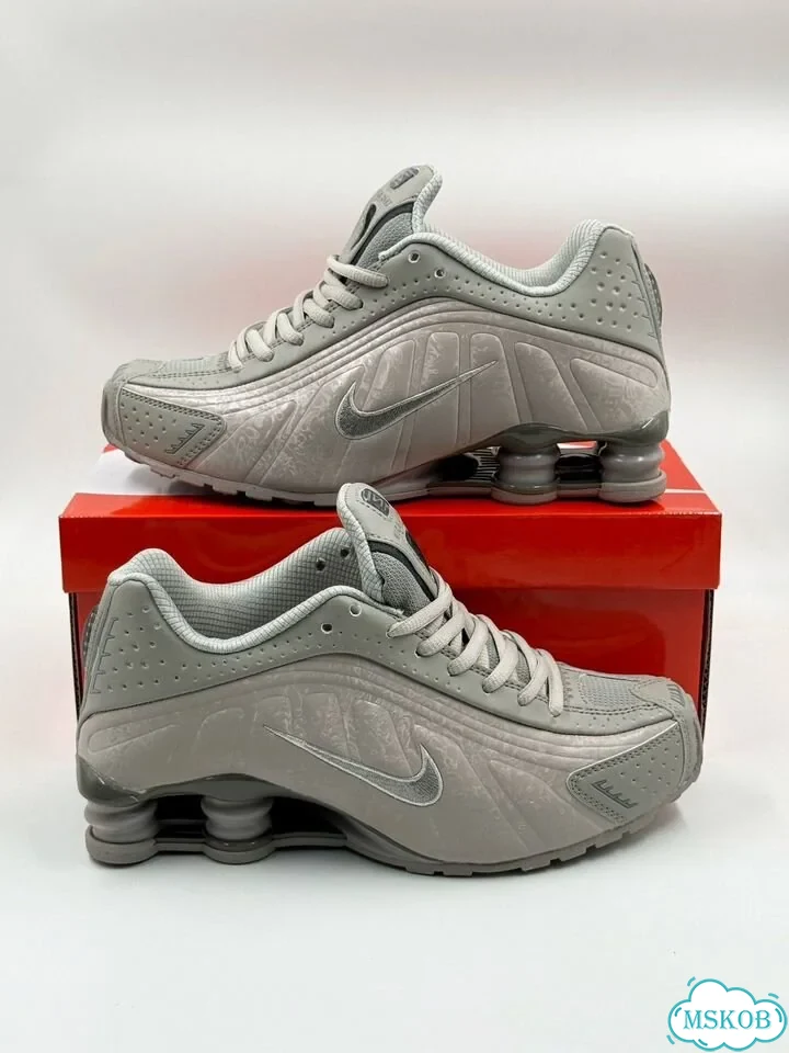 Кроссовки Nike Shox R4 фото 2