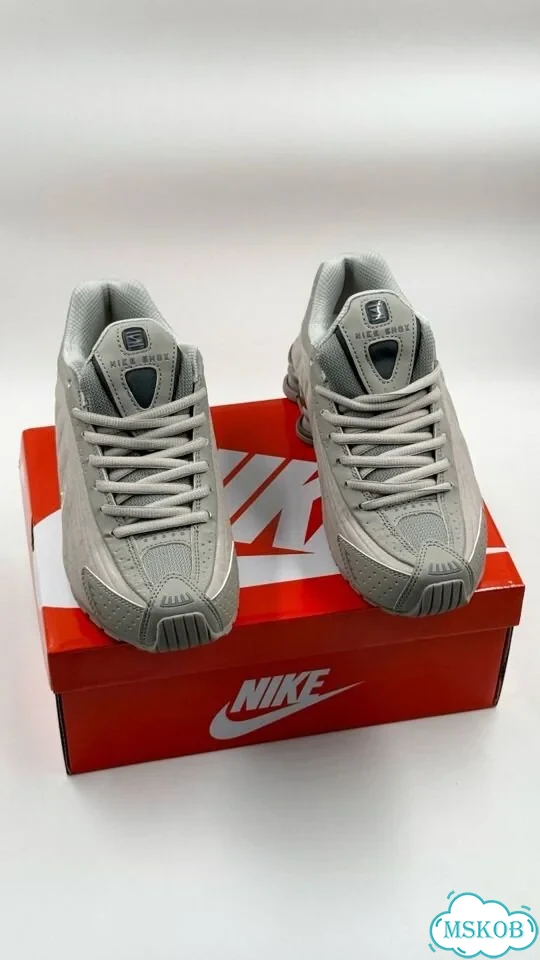 Кроссовки Nike Shox R4 фото 4