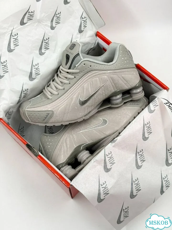 Кроссовки Nike Shox R4 фото 6