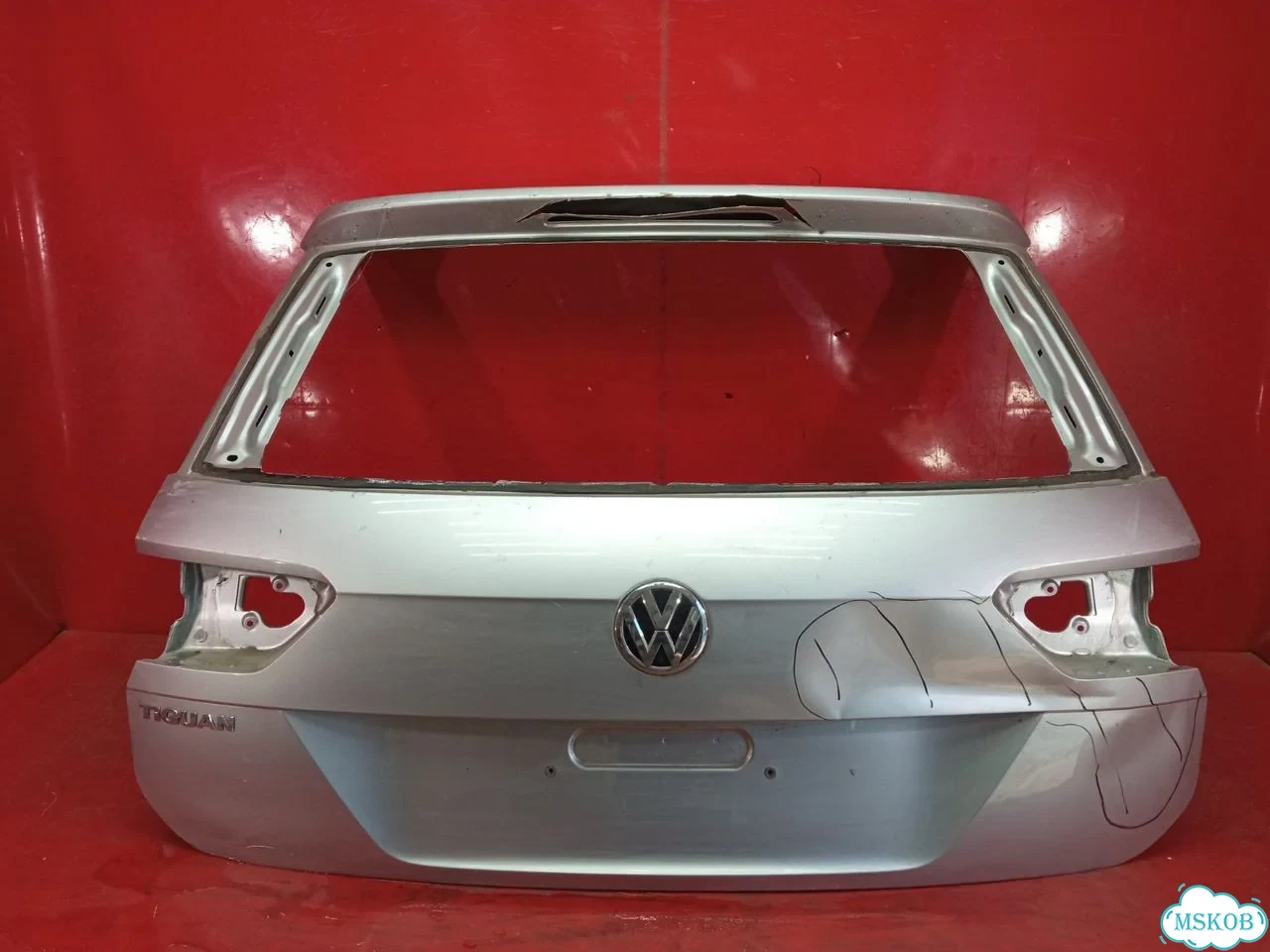 Крышка багажника volkswagen tiguan 2 2016 фото 2
