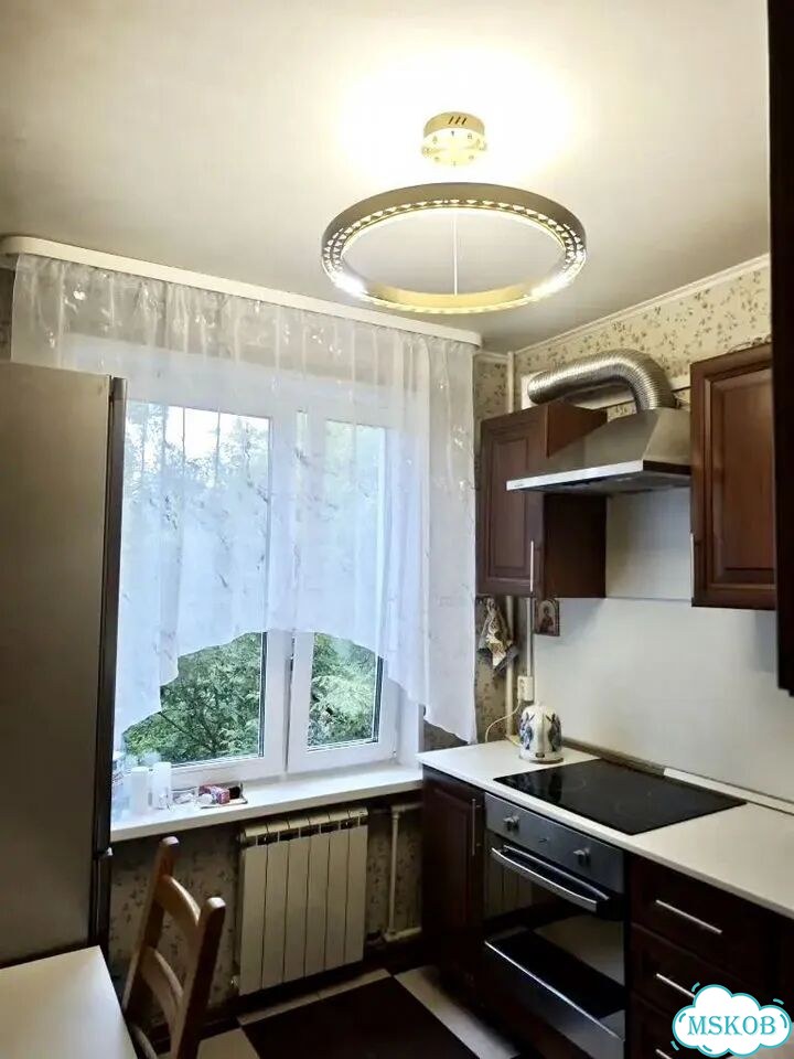 1-к. квартира, 33 м², 4/9 эт. фото 2
