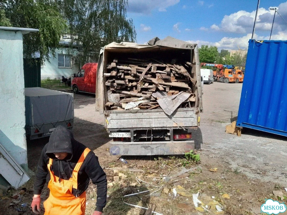 Вывоз мебели с разборкой фото 10