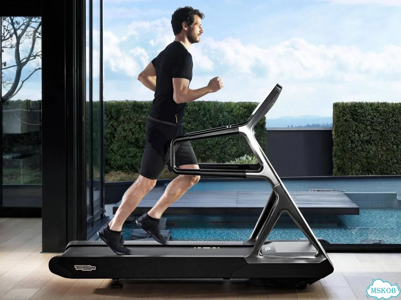 Беговая дорожка Technogym Run Personal фото 3