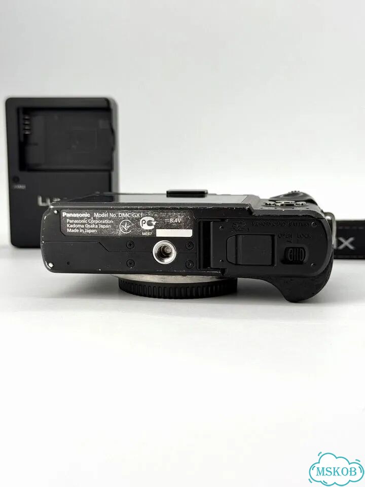 Panasonic Lumix DMC-GX1 Body фото 7
