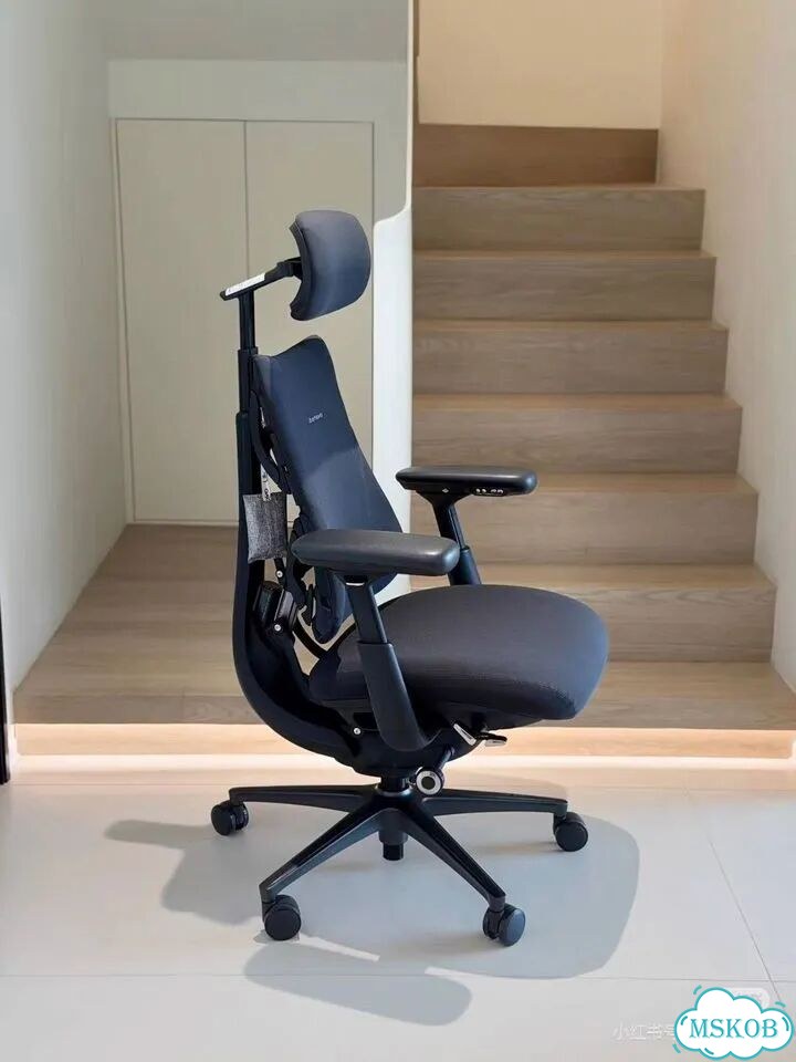 Кресло офисное LiberNovo Omni PRO OC1 фото 2