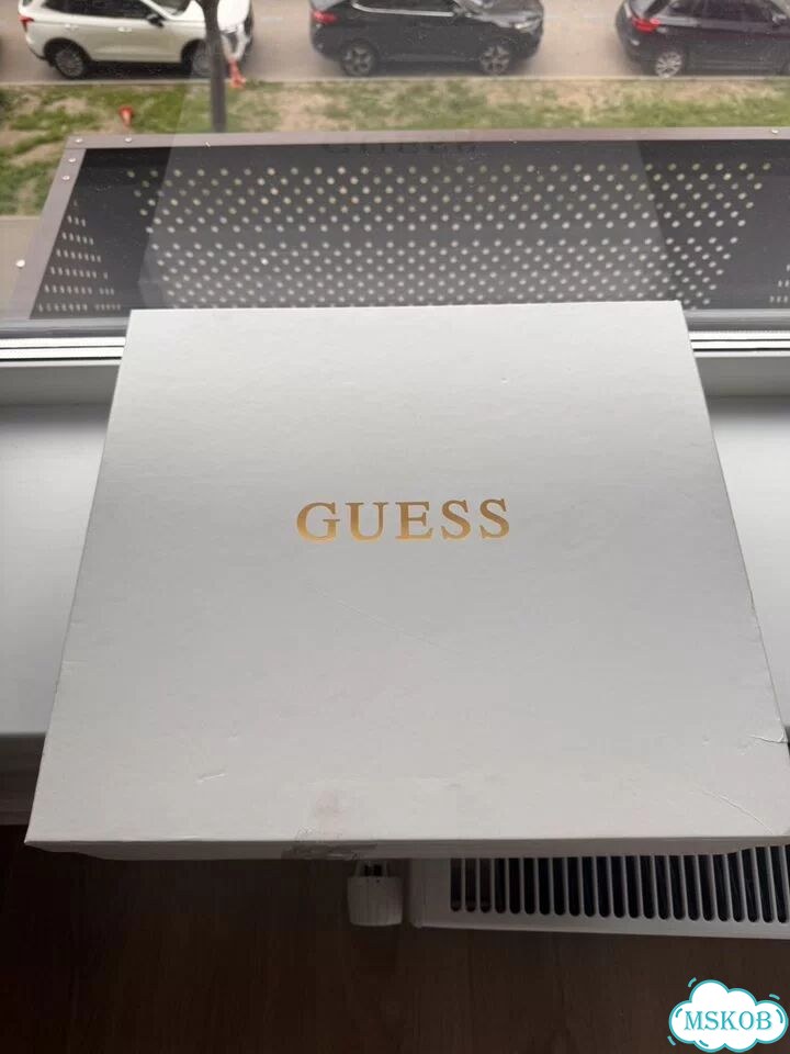 Guess фото 8