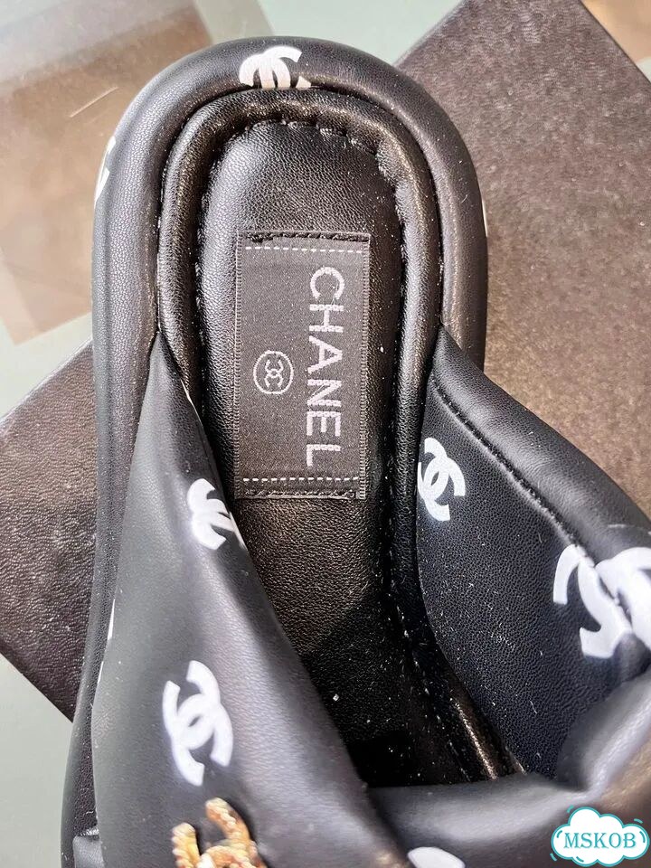 Шлепанцы chanel женские фото 10