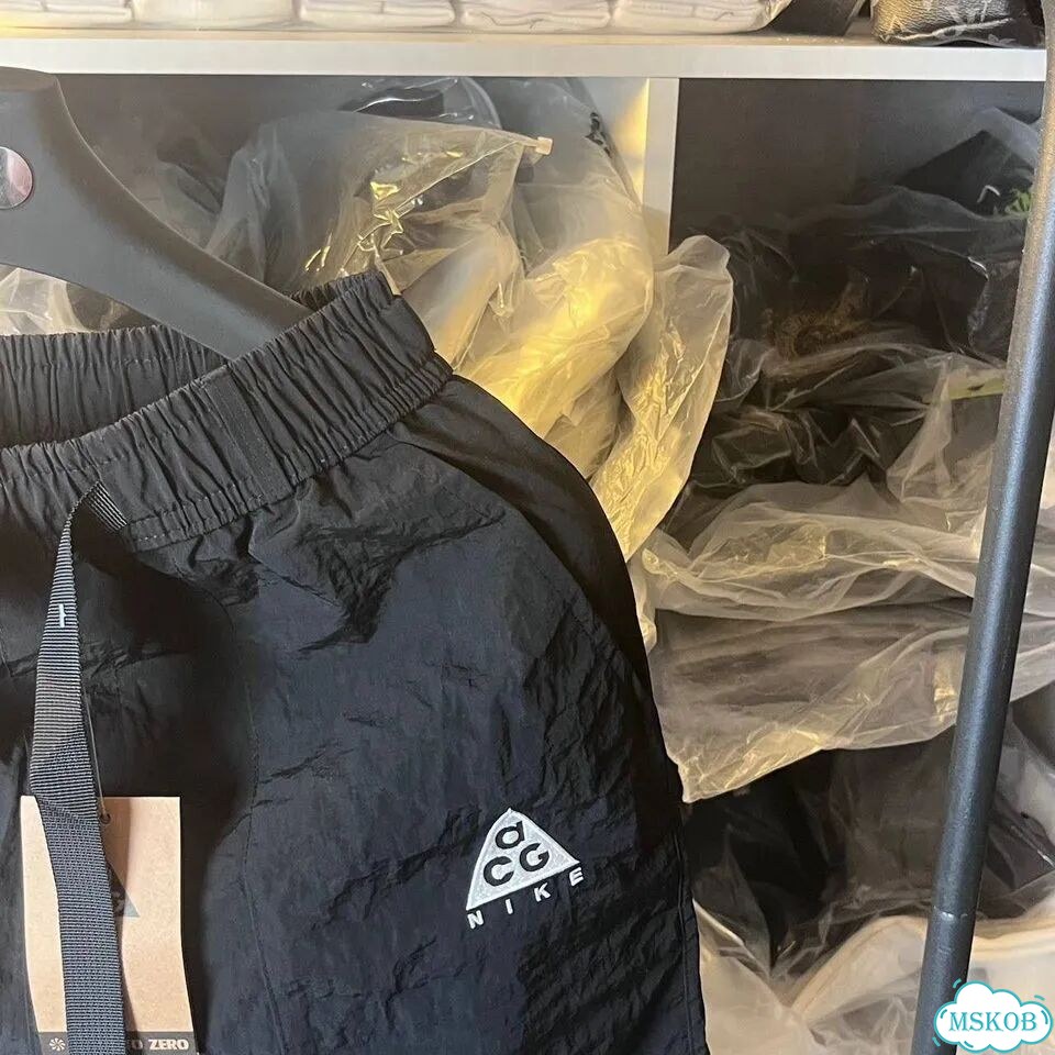 Шорты Nike ACG черные фото 2