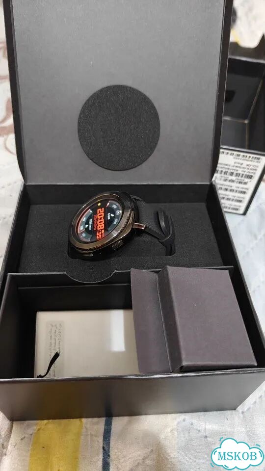 Продаю смарт часы Samsung Galaxy gear sport фото 4
