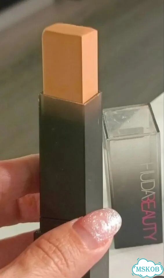 Huda beauty fond de teint stick 245B peaches n'cre фото 1