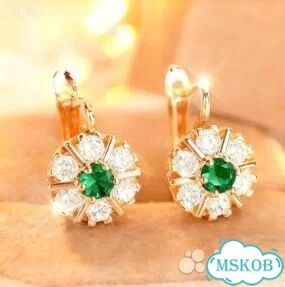 Шикарные круглые серьги с позолотой и цирконами фото 2