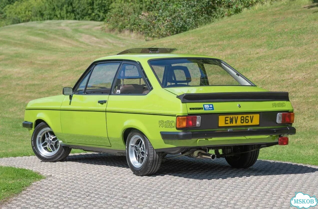 Hot Wheels Ford Escort RS2000 фото 10