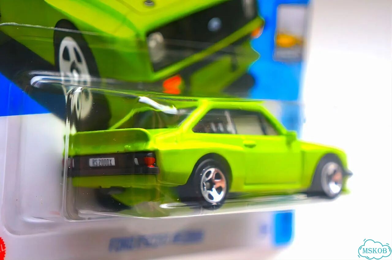 Hot Wheels Ford Escort RS2000 фото 5
