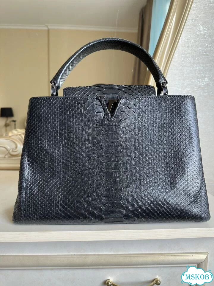 Сумка Louis Vuitton Capucines питон фото 1