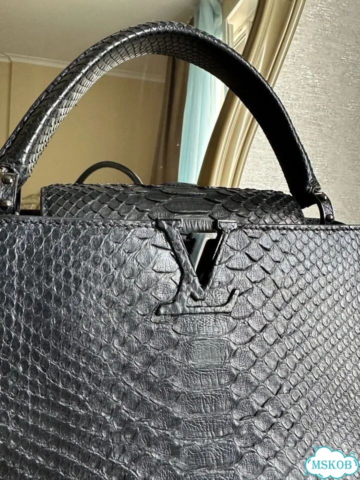 Сумка Louis Vuitton Capucines питон фото 4