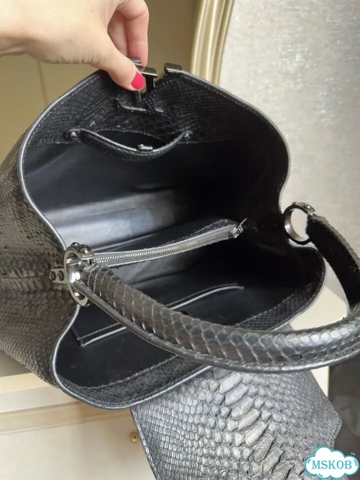 Сумка Louis Vuitton Capucines питон фото 5