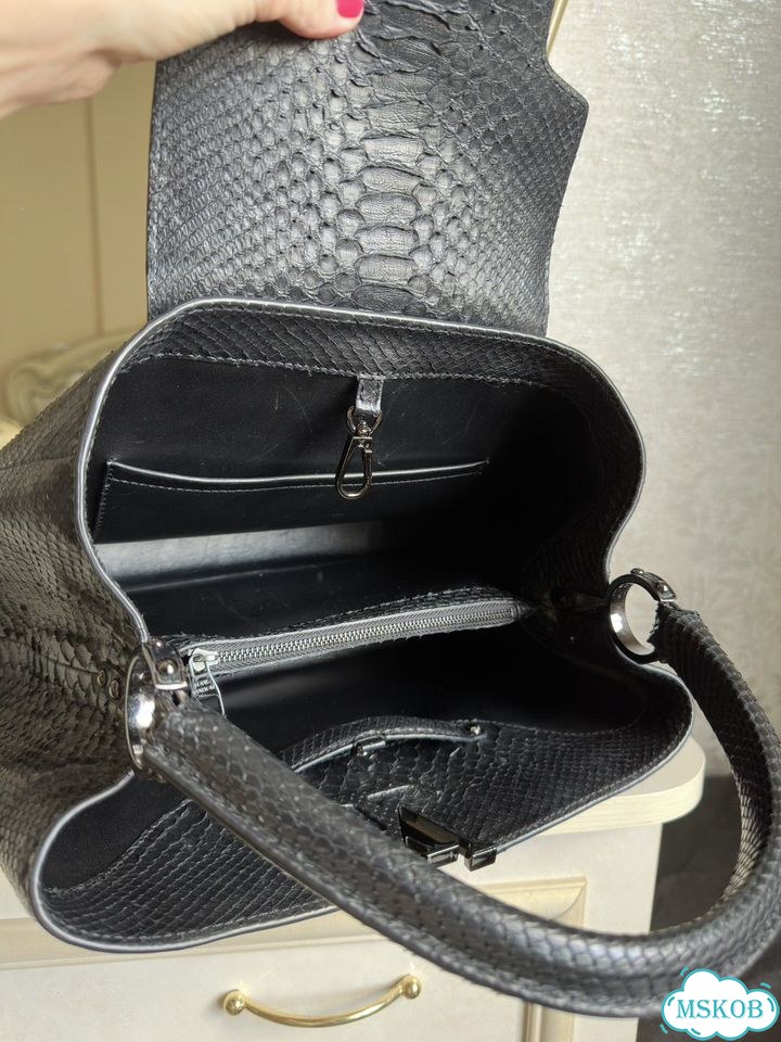 Сумка Louis Vuitton Capucines питон фото 7