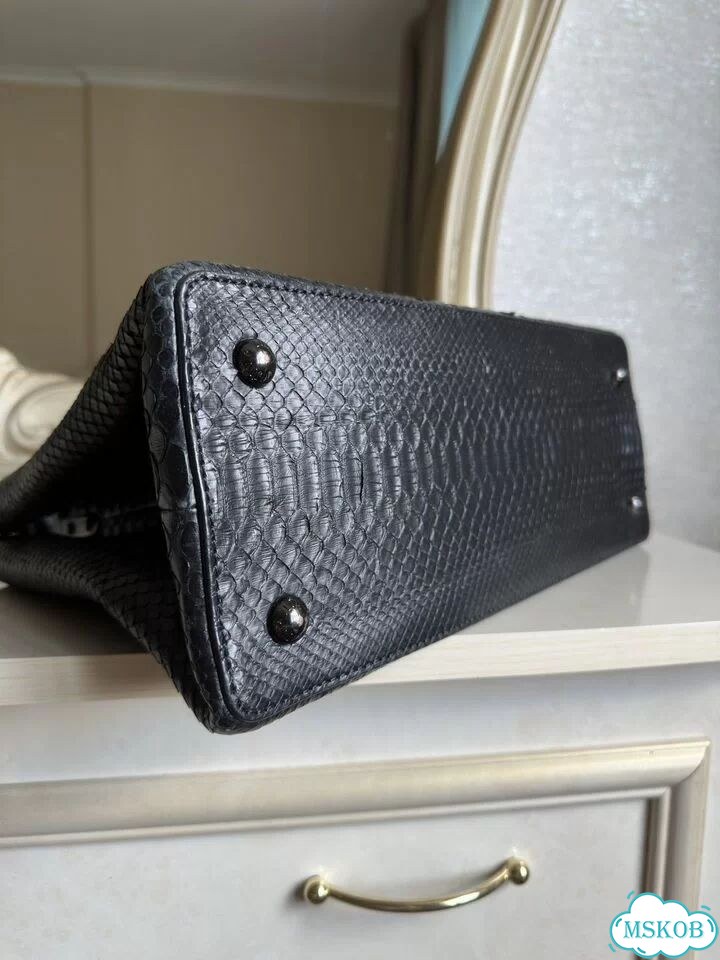 Сумка Louis Vuitton Capucines питон фото 8