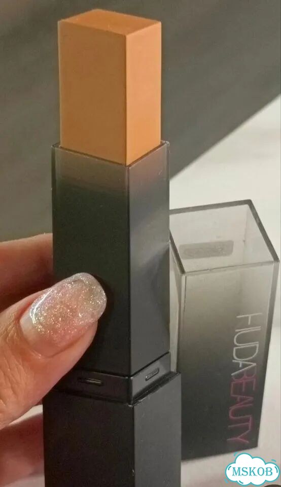 Huda beauty fond de teint stick 410/G brown sugar фото 1