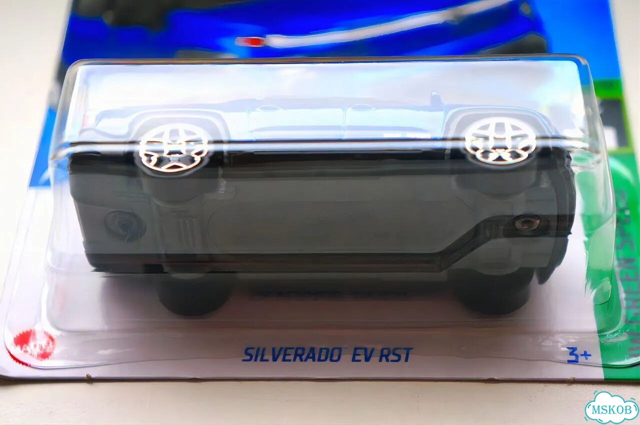 Hot Wheels Chevrolet Silverado EV RST фото 6