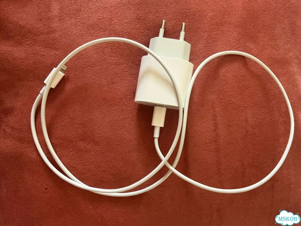 Зарядка на iPhone 20w оригинал фото 1