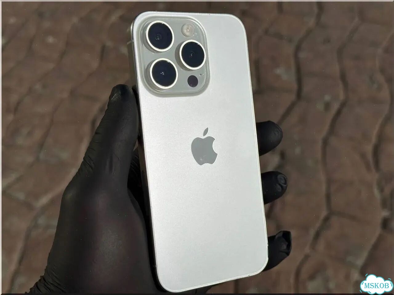 iPhone 15 Pro, 256 ГБ, SIM + eSIM фото 1