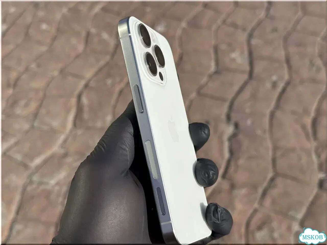 iPhone 15 Pro, 256 ГБ, SIM + eSIM фото 2