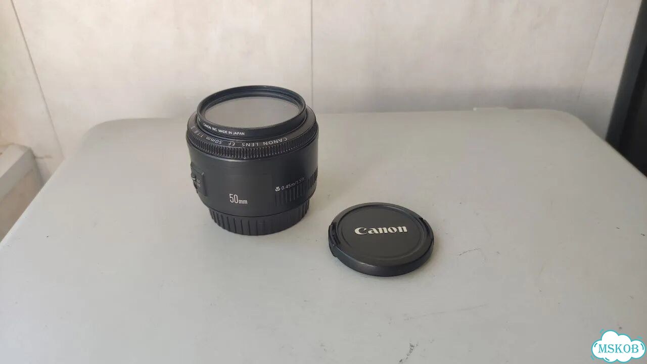 Canon EF 50mm f/1.8 II с фильтром фото 1