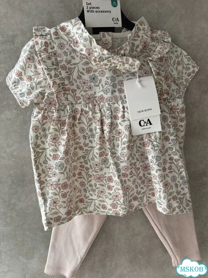 Новый костюм на девочку c&a фото 1