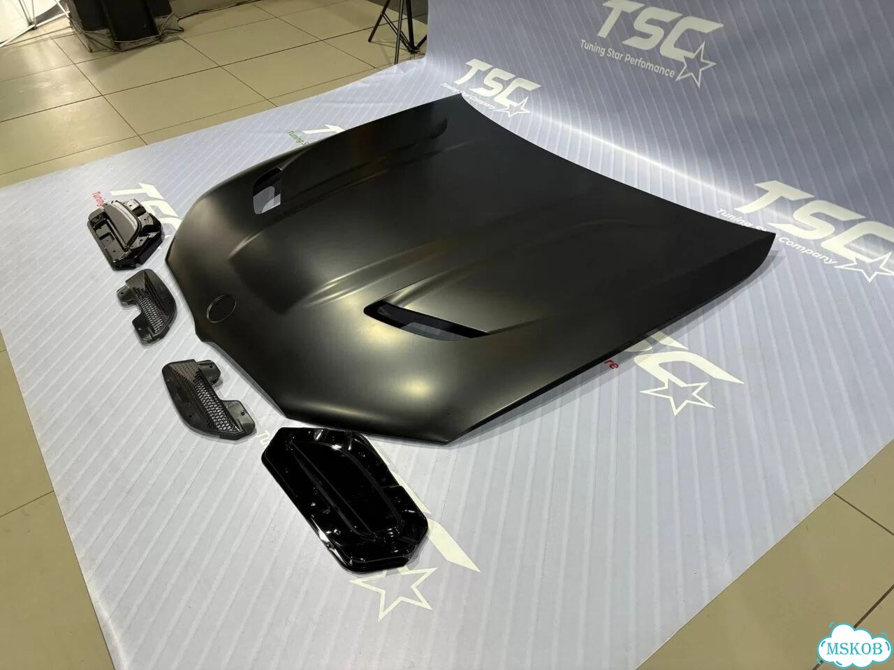 Капот BMW G30 G31 M5 F90 в стиле CS фото 2
