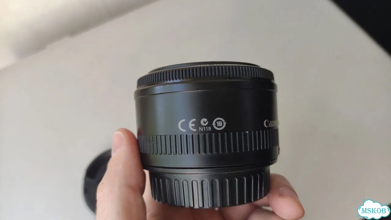 Canon EF 50mm f/1.8 II фото 2
