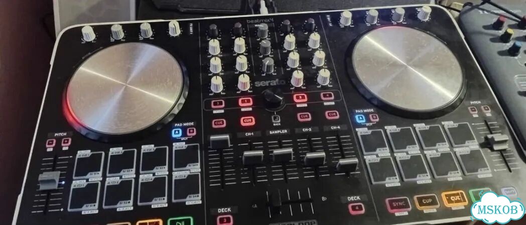 Dj контроллер Reloop beatmix4 фото 1