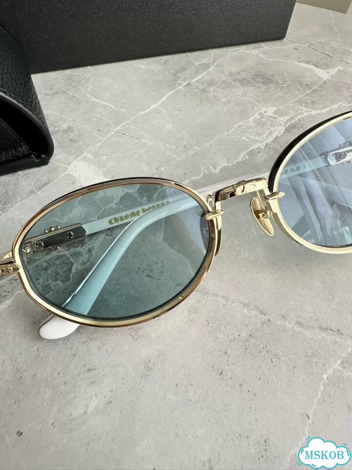 Солнцезащитные очки chrome hearts фото 3