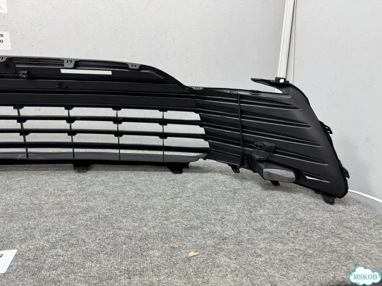 Решётка нижняя Toyota Camry 70 2020-2024 фото 8
