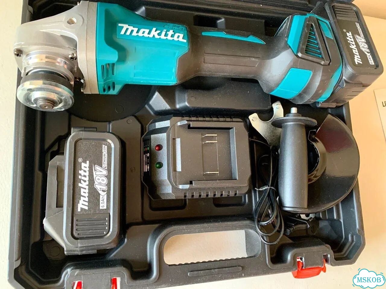 Болгарка Makita аккумуляторная фото 1