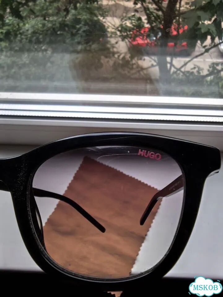 Солнцезащитные очки hugo boss унисекс фото 3