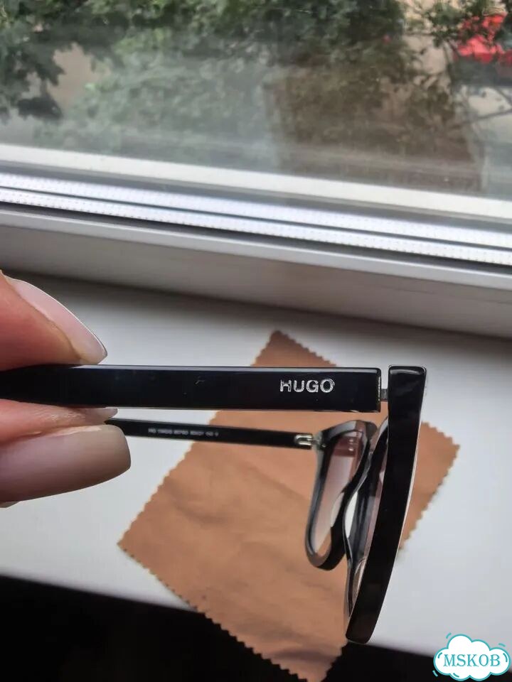 Солнцезащитные очки hugo boss унисекс фото 4