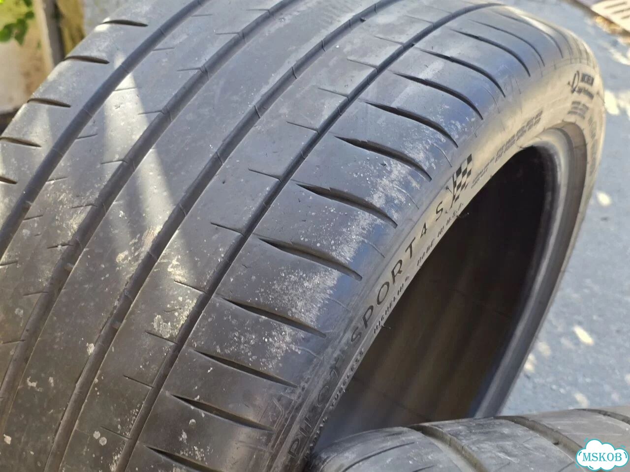 Michelin Pilot Sport 4 S 285/35 R20 фото 1