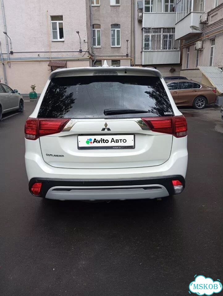 Mitsubishi Outlander 2.0 CVT, 2021, битый, 139 359 км фото 2