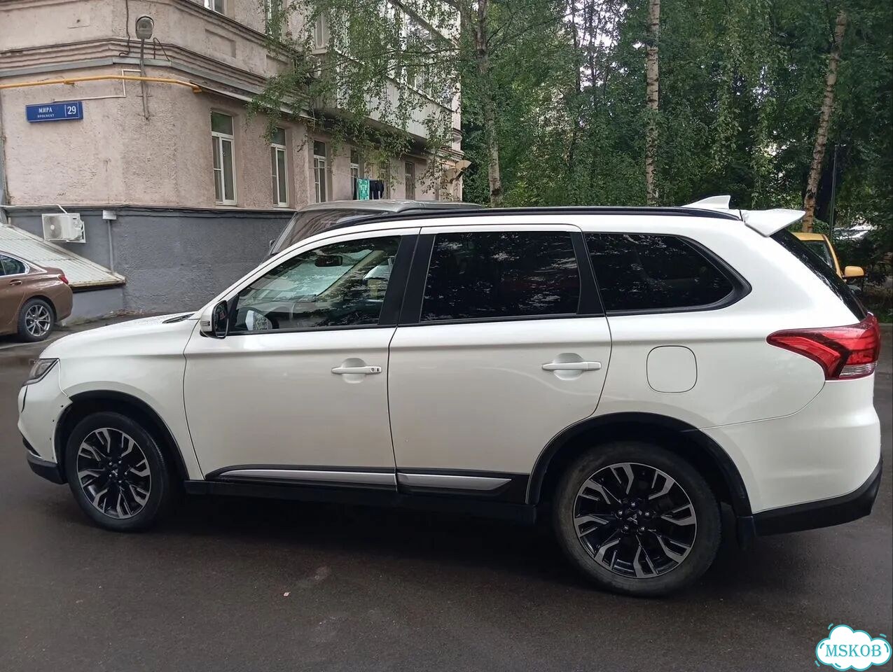 Mitsubishi Outlander 2.0 CVT, 2021, битый, 139 359 км фото 3