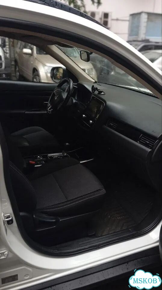 Mitsubishi Outlander 2.0 CVT, 2021, битый, 139 359 км фото 4