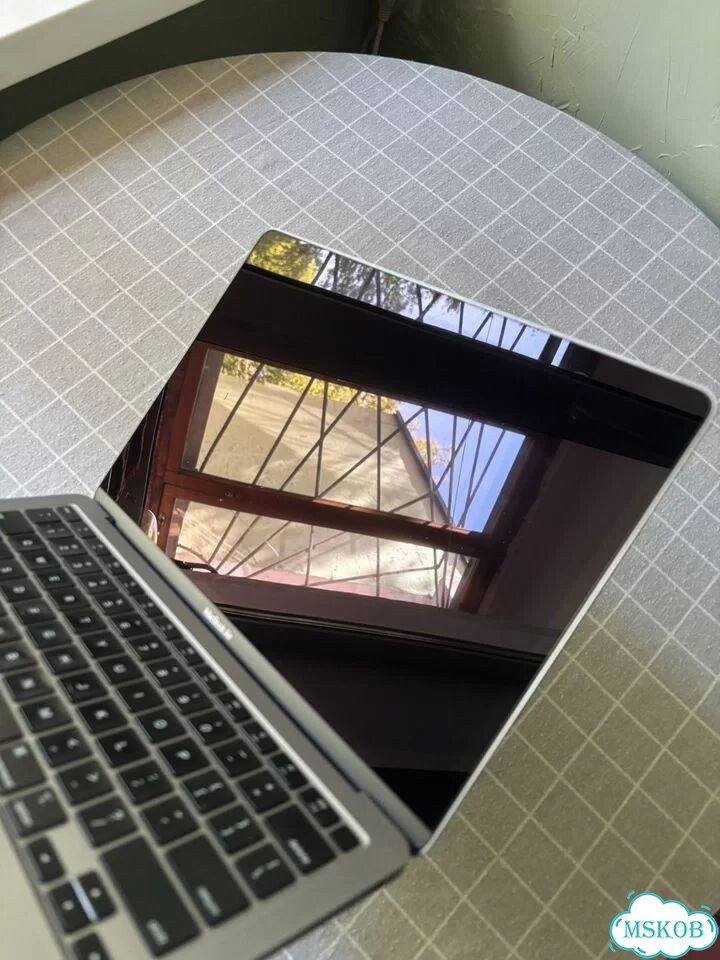 Apple Macbook Air 13 2020 M1 8gb 256 фото 3