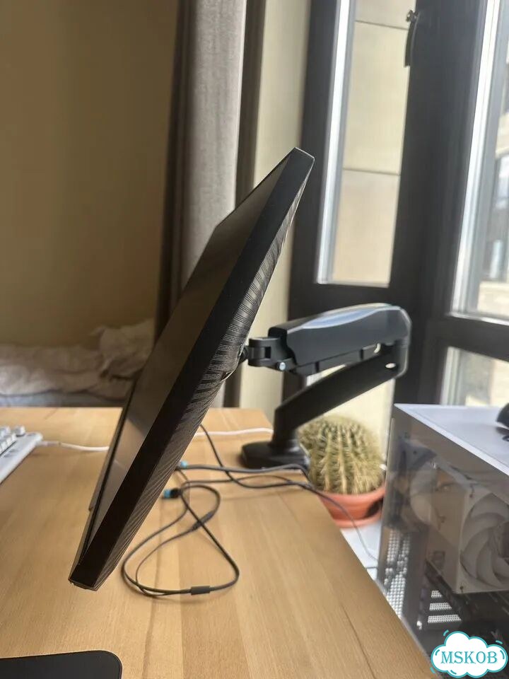 Игровой монитор Samsung 240 гц фото 3
