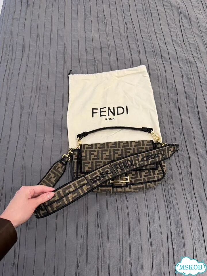 Сумка Fendi baguette, канва и натур. Кожа фото 3